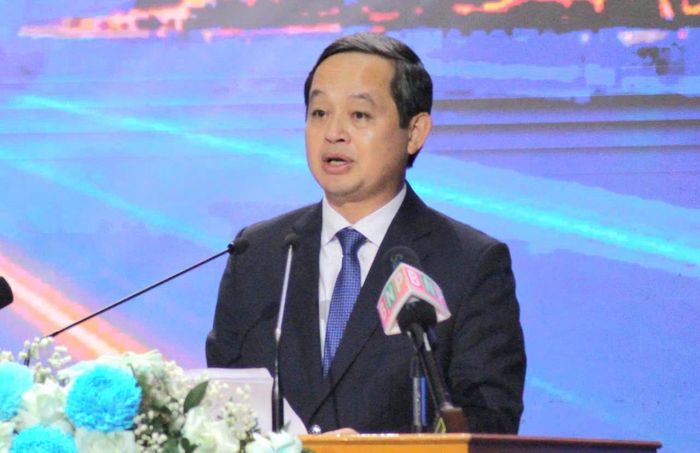 Chủ tịch UBND tỉnh Bắc Ninh Phạm Hoàng Sơn phát biểu tại hội nghị.