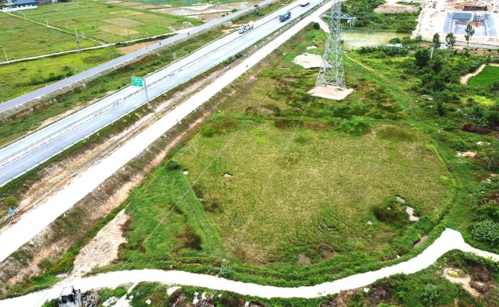 Gần 1ha đất lúa của người dân xã Tân Châu phải bỏ hoang 4 năm nay sẽ được thu hồi làm đất nghĩa trang.