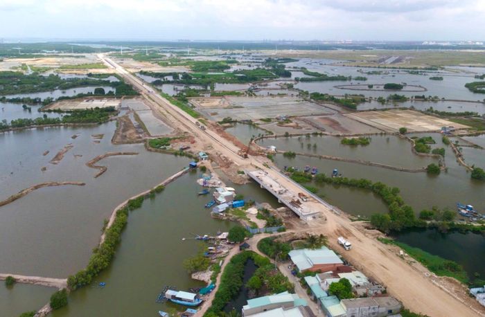 Nhiều đoạn đang tăng tốc thi công đẩy nhanh sản lượng.