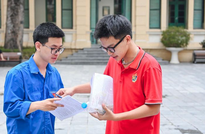 Ông Nguyễn Tùng Lâm cho rằng kỳ thi tốt nghiệp THPT vẫn cần được duy trì để bảo đảm chuẩn đánh giá chung.