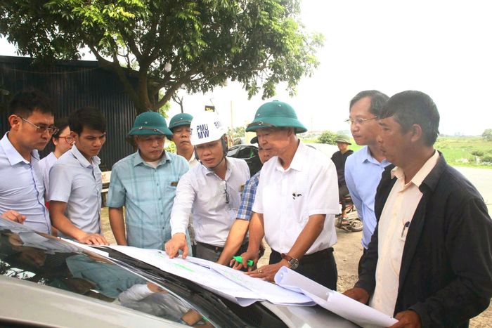 Chủ đầu tư cùng các đơn vị liên quan phối hợp với các xã có dự án đi qua từng bước tháo gỡ điểm nghẽn về mặt bằng dự án.