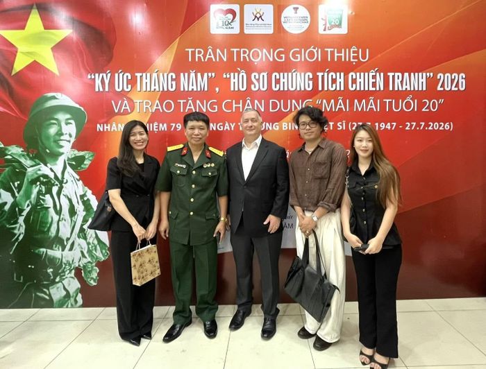 Một số thành viên của Dự án TTU-VWAI tại buổi giới thiệu "Hồ sơ chứng tích chiến tranh" 2026.