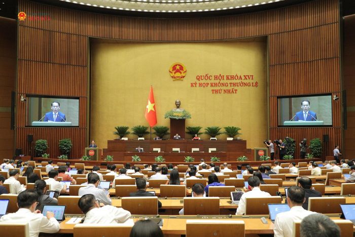 Quang cảnh phiên họp. Ảnh: Hồ Long