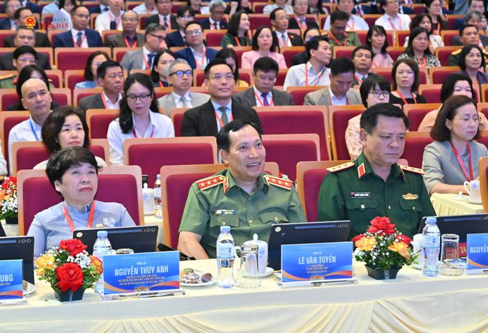 Các đại biểu dự Phiên họp