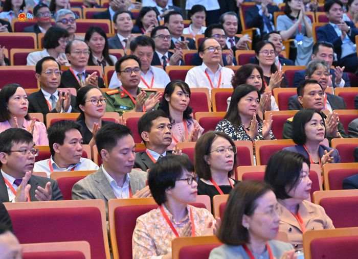 Các đại biểu dự Phiên họp