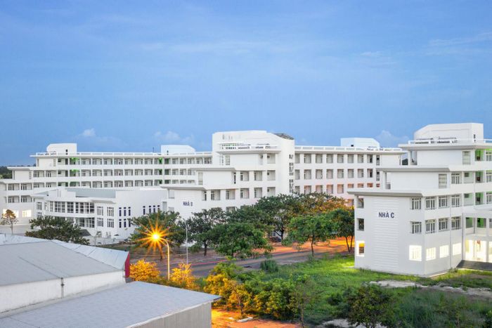 Năm học 2026, Trường Đại học Kiên Giang thực hiện nhiều chính sách hỗ trợ sinh viên đang theo học tại trường. Ảnh: KGU