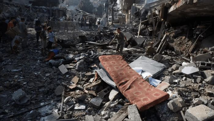 Bất chấp việc Mỹ tuyên bố lộ trình giải giáp Hamas, các cuộc không kích của Israel vào Gaza vẫn tiếp tục. Ảnh: Eldremle Rizek/AAP