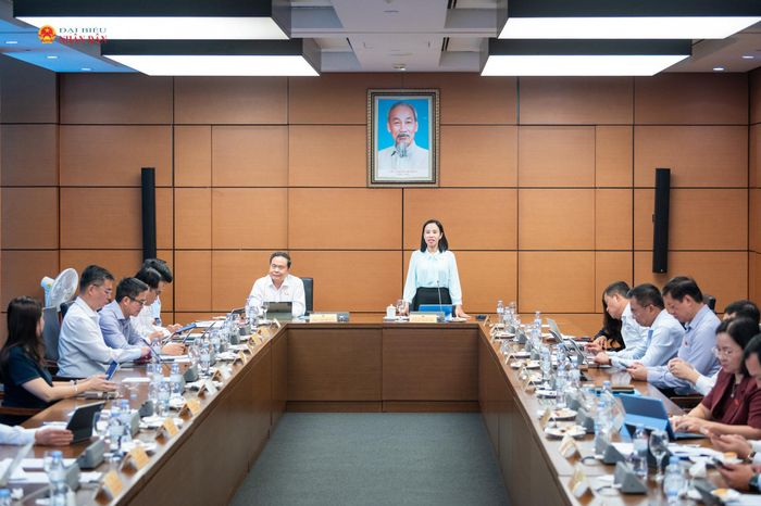 Toàn cảnh phiên thảo luận Tổ 2