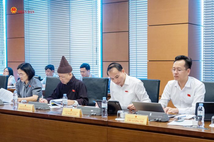 Đoàn ĐBQH tỉnh Quảng Ninh tại phiên thảo luận Tổ, sáng 5/8. Ảnh: Mạnh Hưng