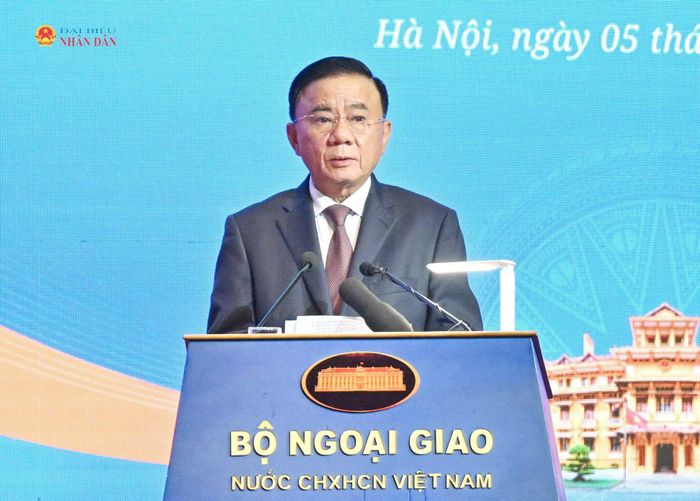 Thường trực Ban Bí thư Trần Cẩm Tú phát biểu chỉ đạo tại Phiên họp