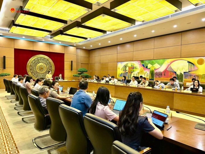 Toàn cảnh phiên thảo luận Tổ 7