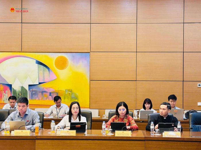 Các ĐBQH tỉnh Lâm Đồng tham dự thảo luận tổ