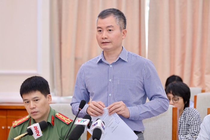 Đại tá Nguyễn Tuấn Hưng, Phó Cục trưởng Cục An ninh điều tra Bộ Công An thông tin tại buổi họp báo