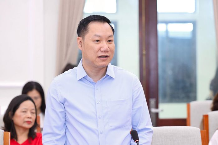 GS.TS Nguyễn Tiến Thảo, Vụ trưởng Vụ Giáo dục Đại học (Bộ GD-ĐT) cho biết việc chuyển hồ sơ sang trạng thái "tạm dừng" là giải pháp kỹ thuật cần thiết nhằm bảo đảm quyền lợi hợp pháp của các thí sinh có kết quả thi hợp lệ, đồng thời không ảnh hưởng đến kết quả xét tuyển của hàng trăm nghìn thí sinh trên cả nước.