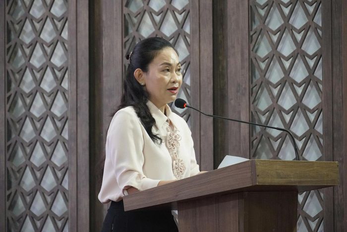 Phó Chủ tịch Hội Liên hiệp Phụ nữ tỉnh Quảng Trị Nguyễn Thị Hồng Hà phát biểu tại lớp tập huấn