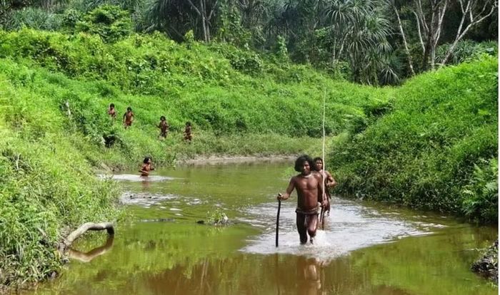 Thổ dân trên đảo Great Nicobar. Ảnh: Hiệp hội Nhân chủng học Ấn Độ