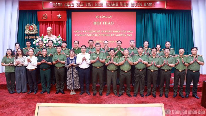 Các đại biểu dự hội thảo.