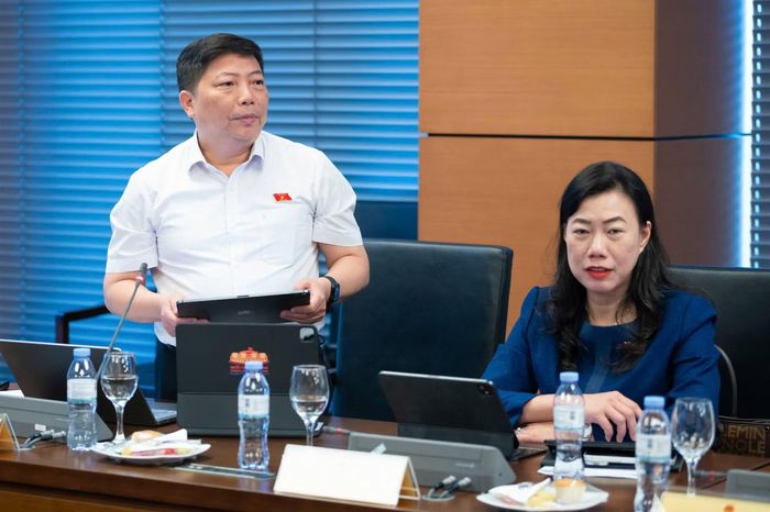 Đại biểu Nguyễn Vũ Trung đề nghị đưa vấn đề AI trong hoạt động xuất bản vào luật.