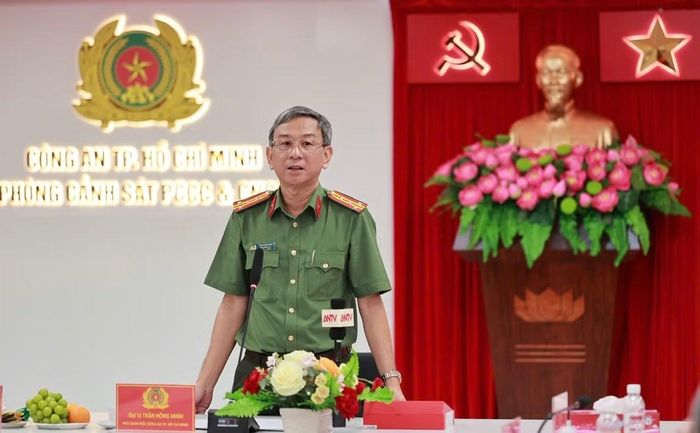 Đại tá Trần Hồng Minh, Phó Giám đốc Công an TP Hồ Chí Minh phát biểu tại buổi ra mắt.