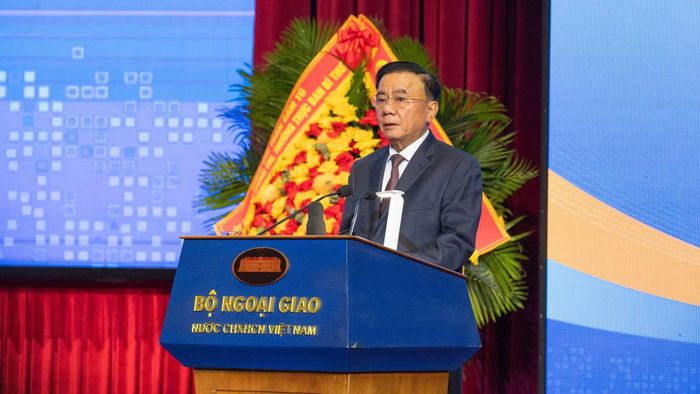 Thường trực Ban Bí thư Trần Cẩm Tú phát biểu chỉ đạo Phiên họp toàn thể về đối ngoại Đảng và Đối ngoại nhân dân.