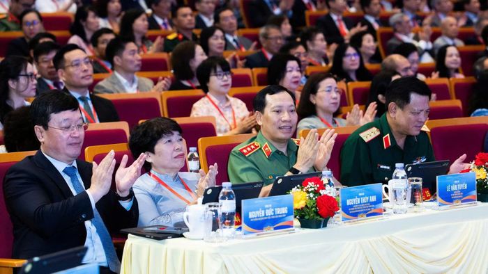 Thượng tướng Lê Văn Tuyến, Ủy viên Trung ương Đảng, Thứ trưởng Bộ Công an, cùng các đại biểu tham dự sự kiện.