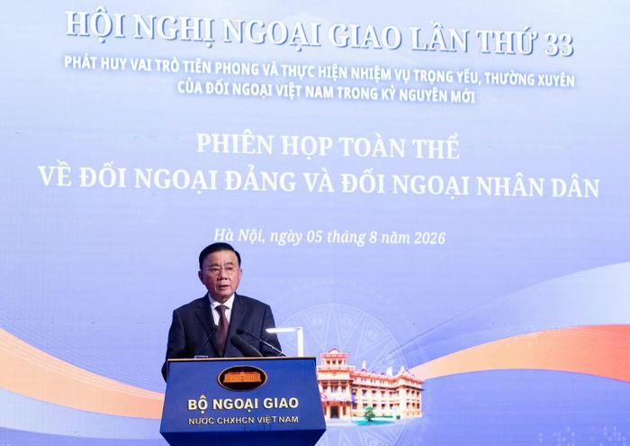 Thường trực Ban Bí thư Trần Cẩm Tú phát biểu chỉ đạo Phiên họp toàn thể về đối ngoại Đảng và Đối ngoại nhân dân.