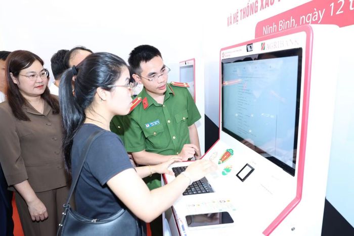Đã có hơn 58.800 lượt người dân tiếp cận và sử dụng Kiosk hành chính công thông minh tại các địa phương.