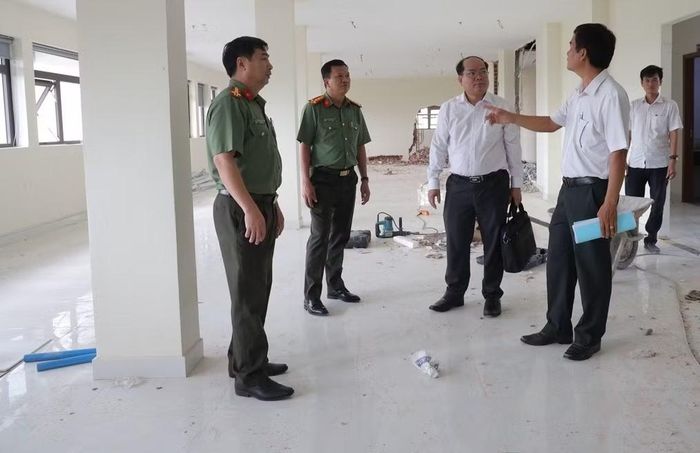 Cơ sở vật chất đang được hoàn thiện.