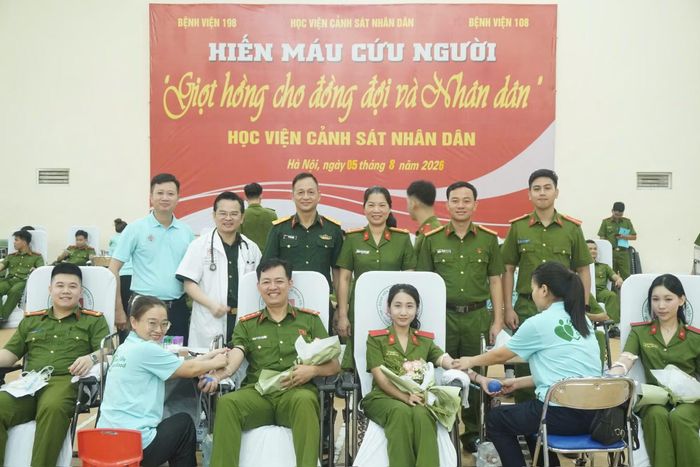 Trong ngày 5/8, Học viện CSND đã đóng góp 800 đơn vị máu an toàn phục vụ công tác cấp cứu và điều trị bệnh nhân.