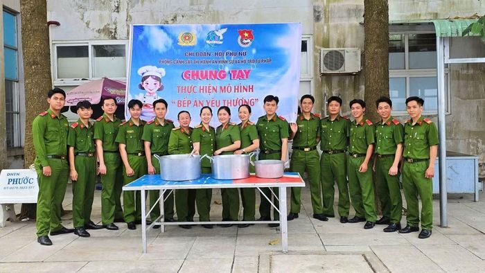 CBCS Phòng Cảnh sát Thi hành án hình sự và hỗ trợ tư pháp chung tay thực hiện mô hình "Bếp ăn yêu thương".
