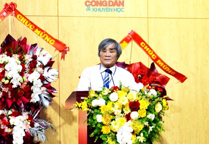 Nhà giáo Nhân dân, Giáo sư, Tiến sỹ Nguyễn Văn Mậu - Trưởng ban Cố vấn khoa học của Trại hè Hùng Vương phát biểu tại lễ khai mạc. Ảnh: Quốc Hồng