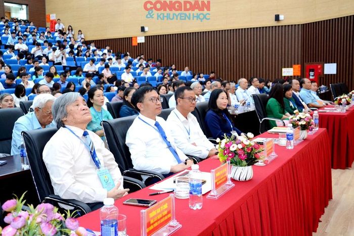 Đại biểu dự lễ khai mạc Trại hè Hùng Vương lần thứ XX. Ảnh: Quốc Hồng