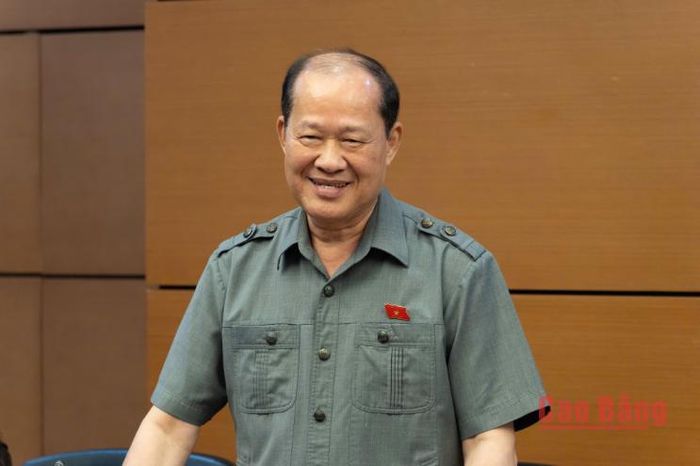 Đại biểu Bế Xuân Trường, Phó Chủ tịch Ủy ban Trung ương MTTQ Việt Nam, Chủ tịch Hội Cựu chiến binh Việt Nam phát biểu góp ý dự án Luật sửa đổi, bổ sung một số điều của Luật Xuất bản.