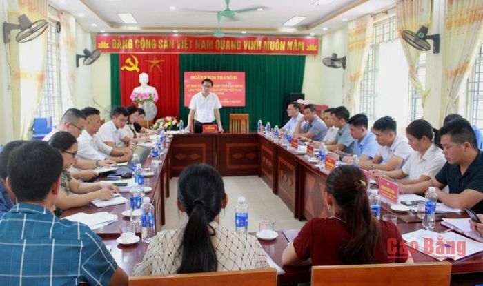 Phó Chủ tịch Thường trực Ủy ban MTTQ tỉnh Vũ Khắc Quang phát biểu kết luận buổi làm việc.