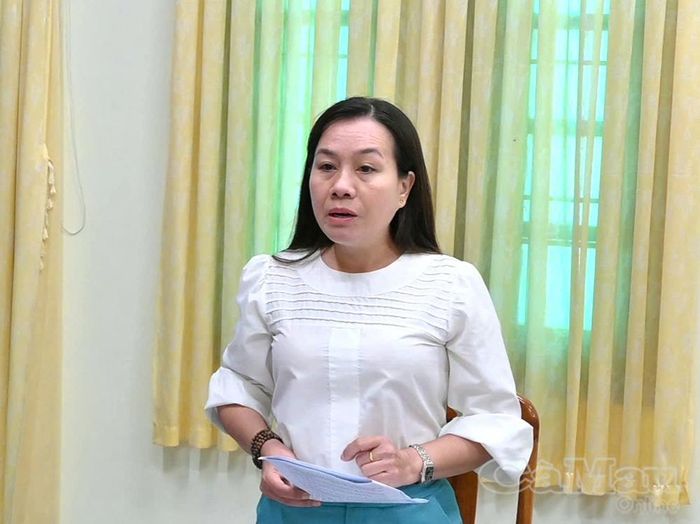 Phó Chủ tịch Hội Nông dân tỉnh Tiêu Việt Tiên đề nghị địa phương bổ sung số liệu so sánh, xây dựng các chỉ tiêu và giải pháp cụ thể nhằm thực hiện hiệu quả mục tiêu tăng trưởng.