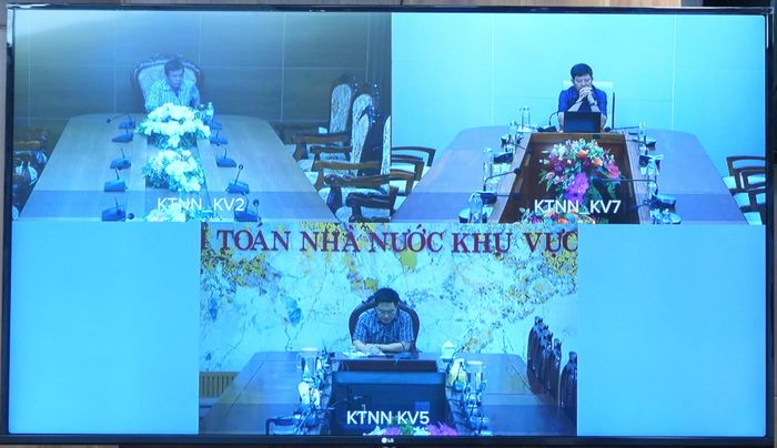 Lãnh đạo KTNN khu vực II, V và VII dự cuộc họp từ trụ sở đơn vị. Ảnh: Thùy Anh
