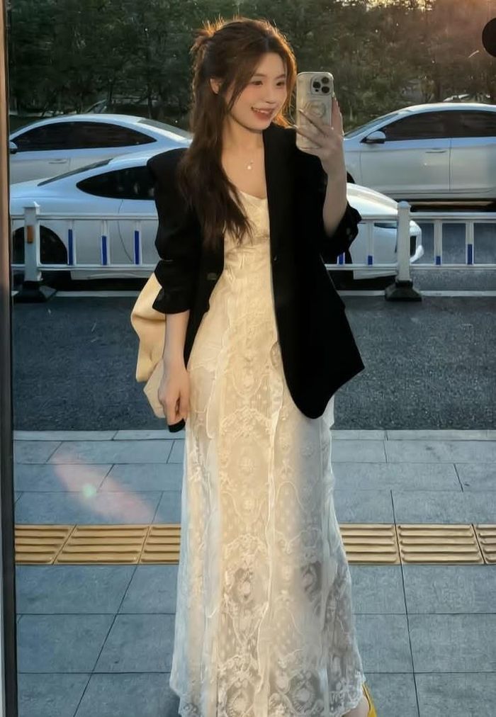Váy chất liệu cao cấp phù hợp với phong cách công sở hiện đại. (Ảnh: Pinterest)