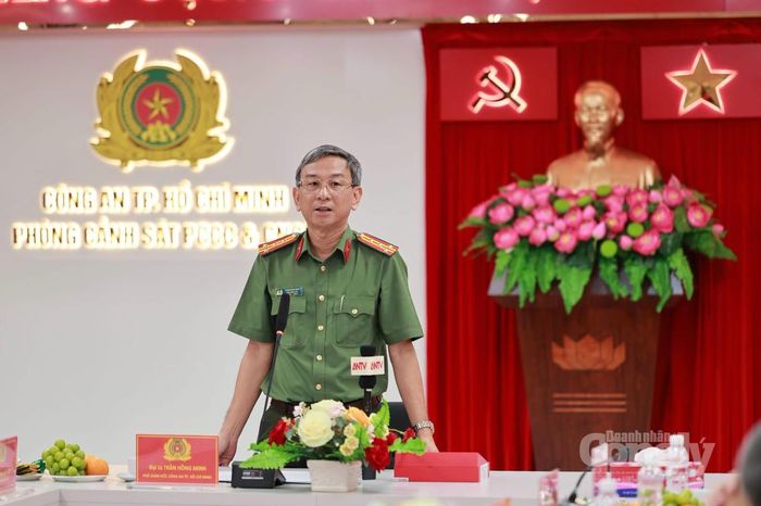 Đại tá Trần Hồng Minh, Phó Giám đốc Công an TP.HCM phát biểu tại buổi lễ.