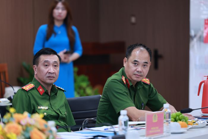 Lãnh đạo các phòng nghiệp vụ trực thuộc CATP dự lễ ra mắt