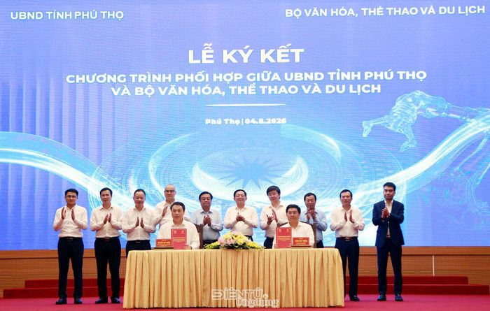  Tỉnh Phú Thọ ký kết chương trình phối hợp với các bộ, ban, ngành Trung ương.