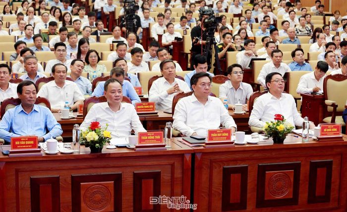 Các đại biểu dự hội nghị.