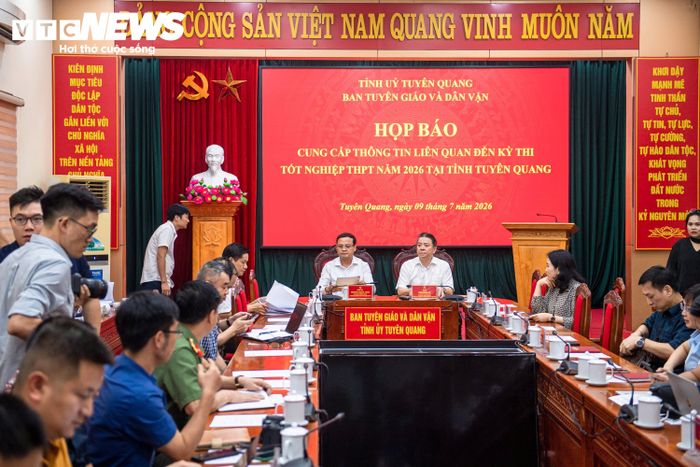 Quang cảnh buổi họp báo cung cấp thông tin liên quan đến kỳ thi tốt nghiệp THPT năm 2026 tại tỉnh Tuyên Quang hôm 9/7. (Ảnh: Viên Minh)