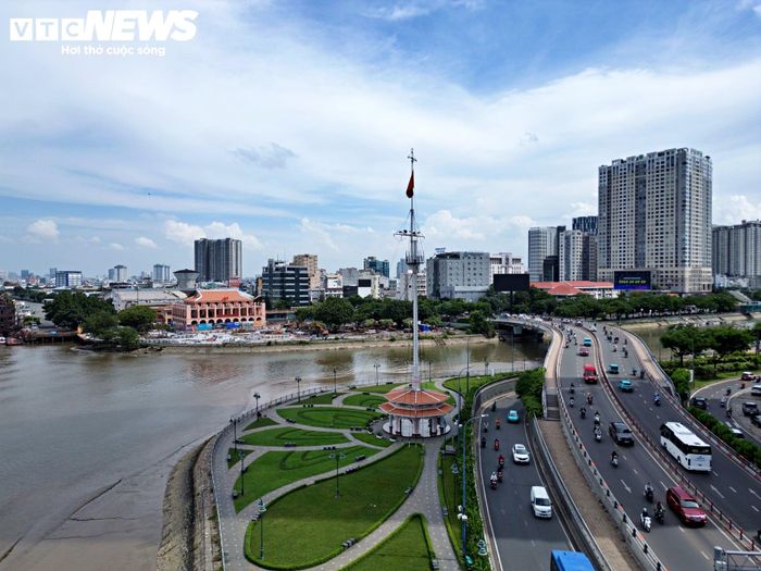 Đây là công trình có quy mô khoảng 1,4 ha, thuộc dự án thành phần 1 của dự án Công viên văn hóa Bến Nhà Rồng - Khánh Hội và Cây xanh công cộng Bến Bạch Đằng.
