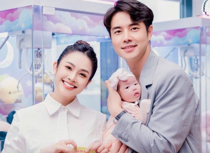 Trên trang cá nhân, Thùy Linh và Đức Hiếu thường xuyên chia sẻ những khoảnh khắc gia đình hạnh phúc. Tổ ấm của cặp đôi luôn khiến khán giả ngưỡng mộ.