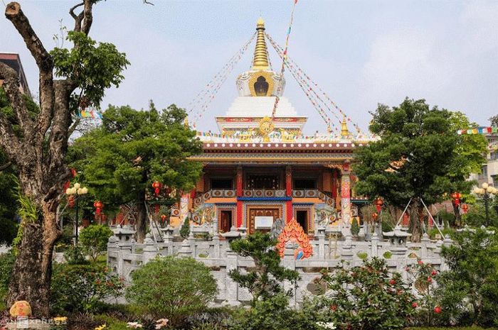 Chùa Long Quang mang đậm nét Phật giáo mật tông tại phường Thanh Liệt có tuổi đời 600 năm. (Ảnh: DL)