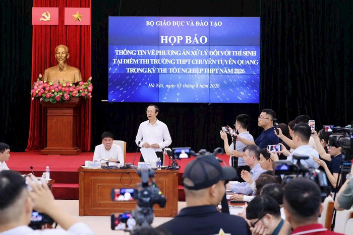 Không khí cuộc họp báo, sáng 5-8 tại Bộ Giáo dục và Đào tạo. Ảnh: Moet