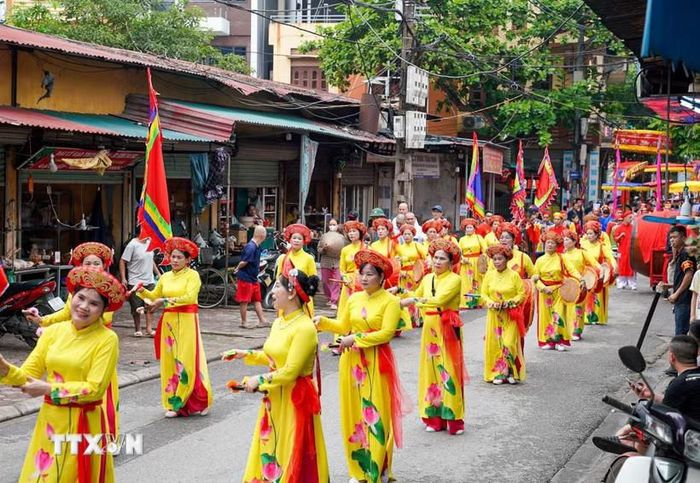 Ngày 24-11 hằng năm là “Ngày Văn hóa Việt Nam” và là ngày nghỉ, người lao động được hưởng nguyên lương. (Ảnh: Khánh Hòa/TTXVN)
