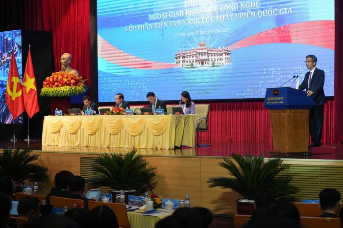 Phiên làm việc thứ nhất đã thu hút nhiều tham luận gợi mở các hướng phát huy vai trò của ngoại giao khoa học - công nghệ trong kết nối nguồn lực quốc tế. Ảnh: Hoàng Linh