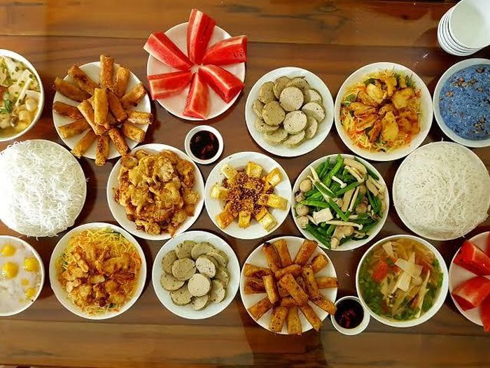 Cúng chay thay vì cỗ mặn là một hành động ý nghĩa.