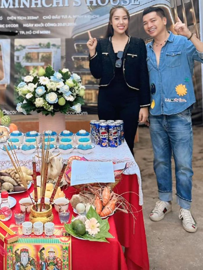 Cách đây gần 7 tháng, Quang Minh và vợ đã làm lễ động thổ căn nhà này với niềm hân hoan sẽ có một tổ ấm bình yên tại quê hương.